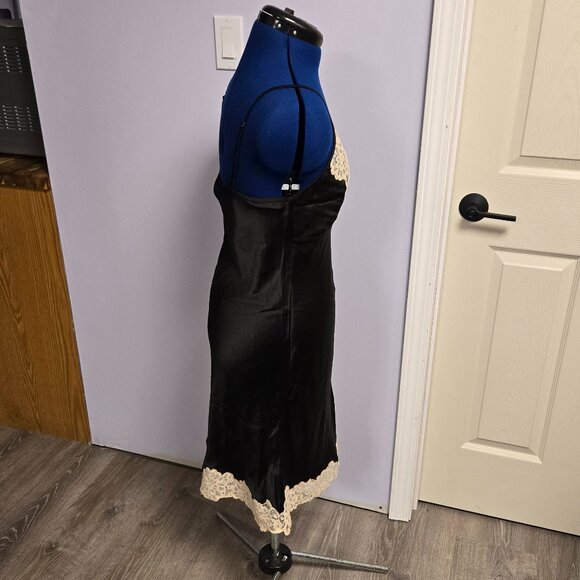 Chasing Unicorns Travellin’ Light Lace and Slip Dress - Noir, L, NWOT - Picture 2 of 4